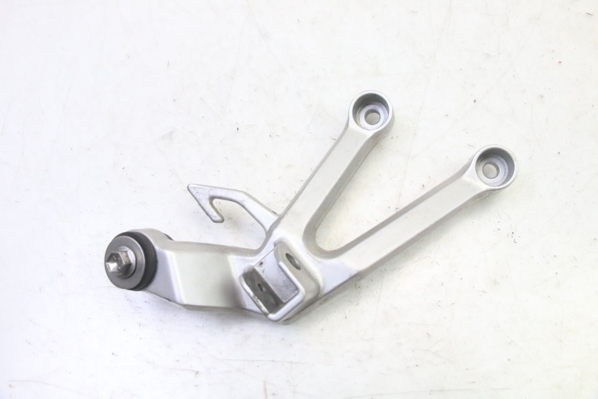 photo de PEDANA POSTERIORE DESTRA SUPPORTO SUZUKI SV S 650 (2003 - 2009) - Vista principale