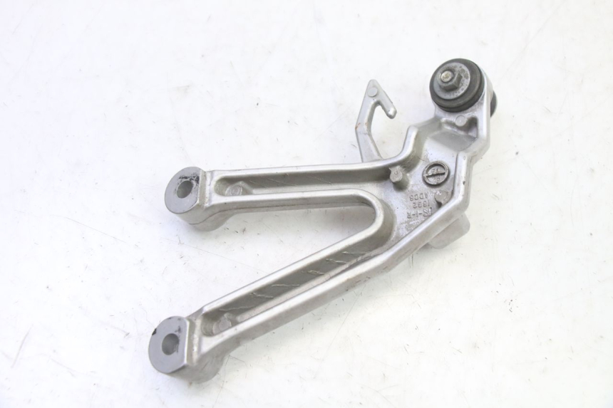 photo de PEDANA POSTERIORE DESTRA SUPPORTO SUZUKI SV S 650 (2003 - 2009) - Primo piano tecnico