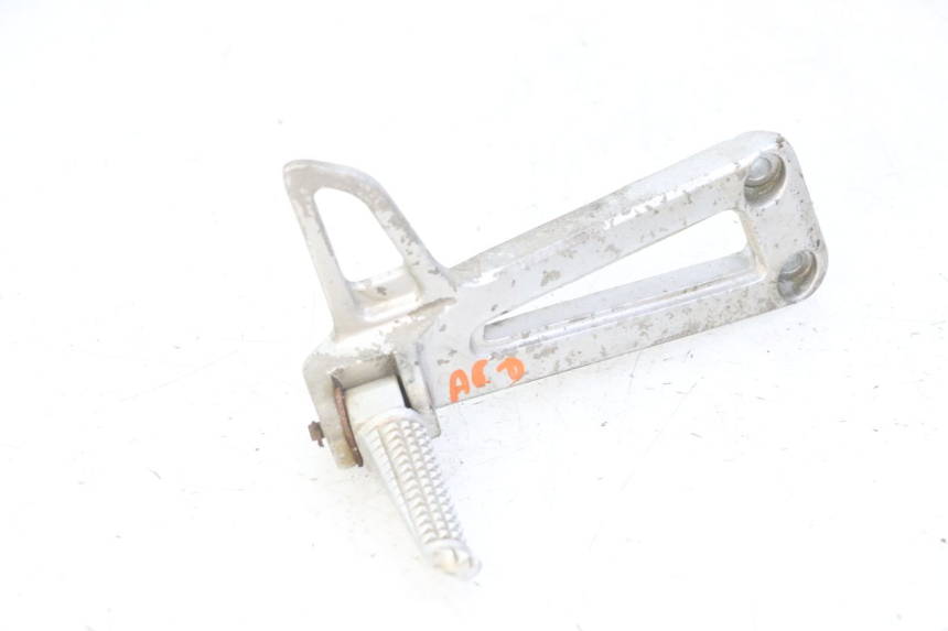 photo de PIASTRA PEDANA POSTERIORE DESTRA YAMAHA TDR DELTABOX 125 (1997 - 2003) - Stato della superficie e materiale