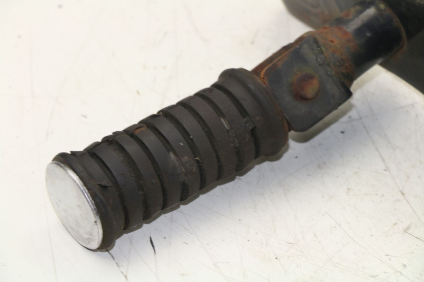 photo de PIASTRA PEDANA POSTERIORE DESTRA YAMAHA VIRAGO 125 (1996 - 2003) - Primo piano tecnico