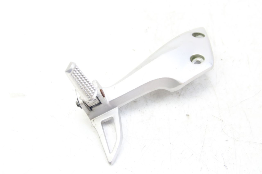 photo de PIASTRA PEDANA POSTERIORE DESTRA HONDA VISION NSC R 50 (2013 - 2015) - Primo piano tecnico