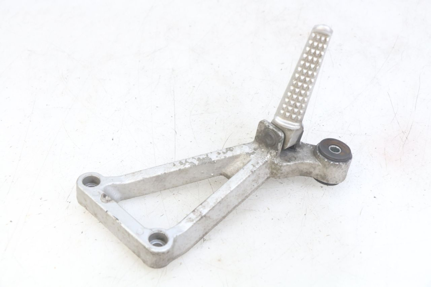 photo de PIASTRA PEDANA POSTERIORE DESTRA DAELIM VJ ROADWIN FI 125 (2008 - 2017) - Dettaglio del componente