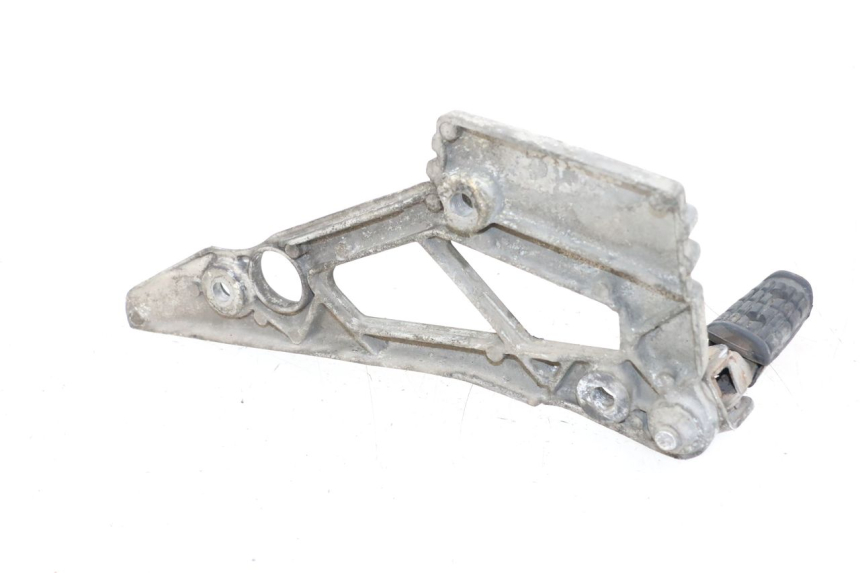 photo de PIASTRA PEDANA POSTERIORE DESTRA YAMAHA XJ F 900 (1983 - 1994) - Altra angolazione
