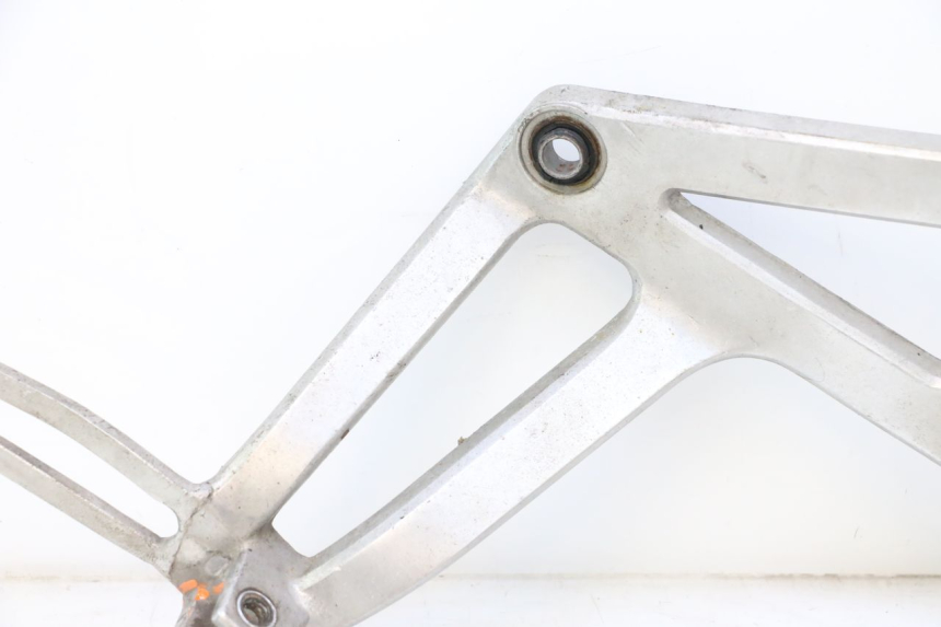 photo de PEDANA POSTERIORE DESTRA SUPPORTO HONDA XRV AFRICA TWIN 750 (1990 - 1992) - Caratteristiche distintive