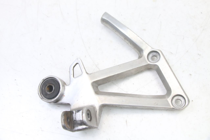 photo de PEDANA POSTERIORE DESTRA SUPPORTO YAMAHA FZS FAZER 600 (2001 - 2003) - Vista principale