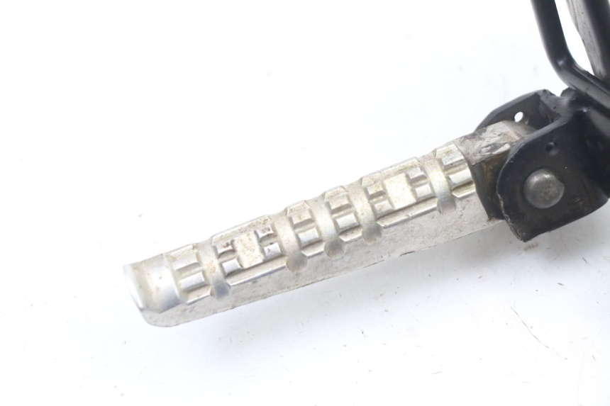 photo de PEDANA POSTERIORE DESTRA SUPPORTO YAMAHA TZR 50 (2008 - 2016) - Dettaglio del componente