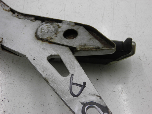 photo de PIASTRA PEDANA POSTERIORE DESTRA YAMAHA YBR CUSTOM 125 (2008 - 2010) - Altra vista dell'articolo