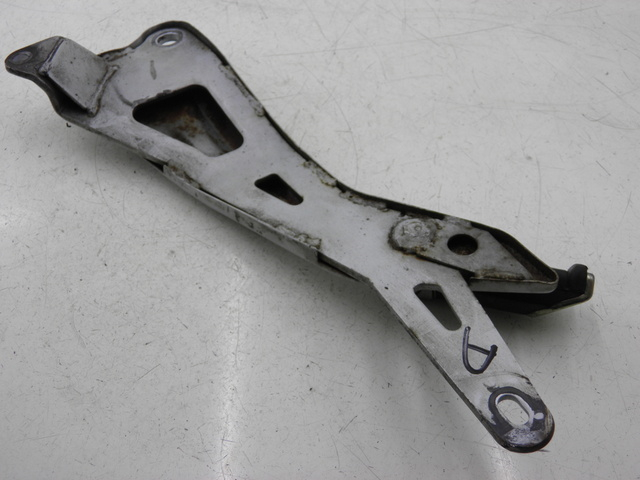 photo de PIASTRA PEDANA POSTERIORE DESTRA YAMAHA YBR CUSTOM 125 (2008 - 2010) - Vista d'insieme del prodotto