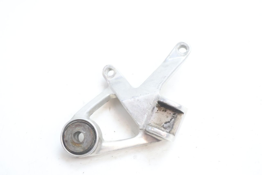 photo de PEDANA POSTERIORE DESTRA SUPPORTO YAMAHA YZF R GENESIS 750 (1993 - 1998) - Dettaglio del componente