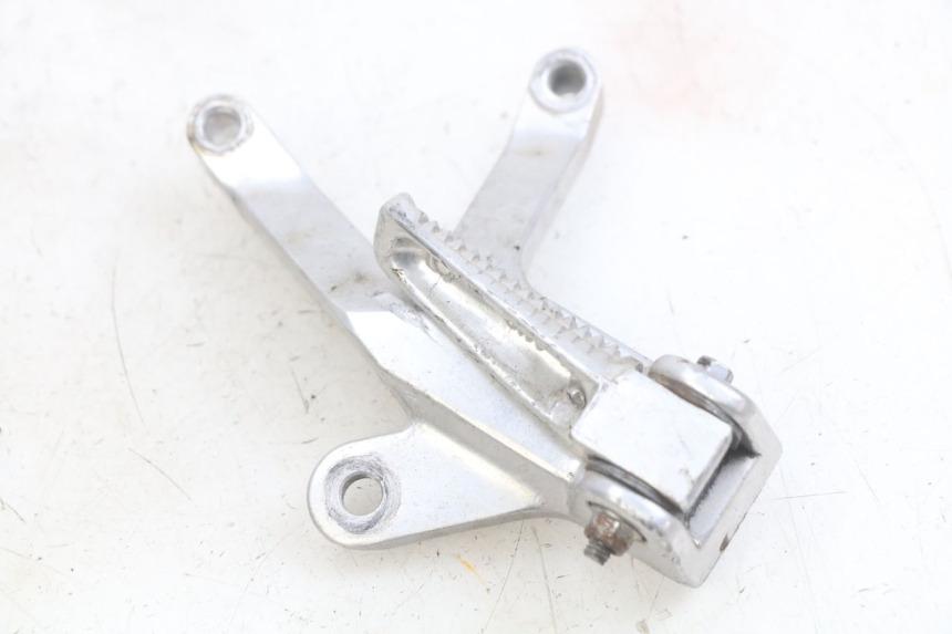 photo de PIASTRA PEDANA POSTERIORE DESTRA YAMAHA YZF R THUNDERCAT 600 (1996 - 2003) - Altra angolazione