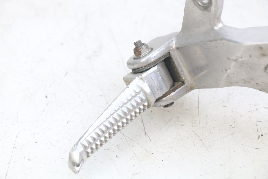 photo de PIASTRA PEDANA POSTERIORE DESTRA YAMAHA YZF R THUNDERCAT 600 (1996 - 2003) - Dettagli dei punti di fissaggio