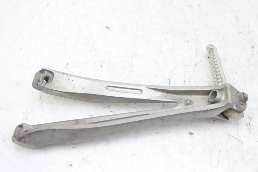 photo de PIASTRA PEDANA POSTERIORE DESTRA YAMAHA YZF R1 1000 (2007 - 2008) - Altra angolazione