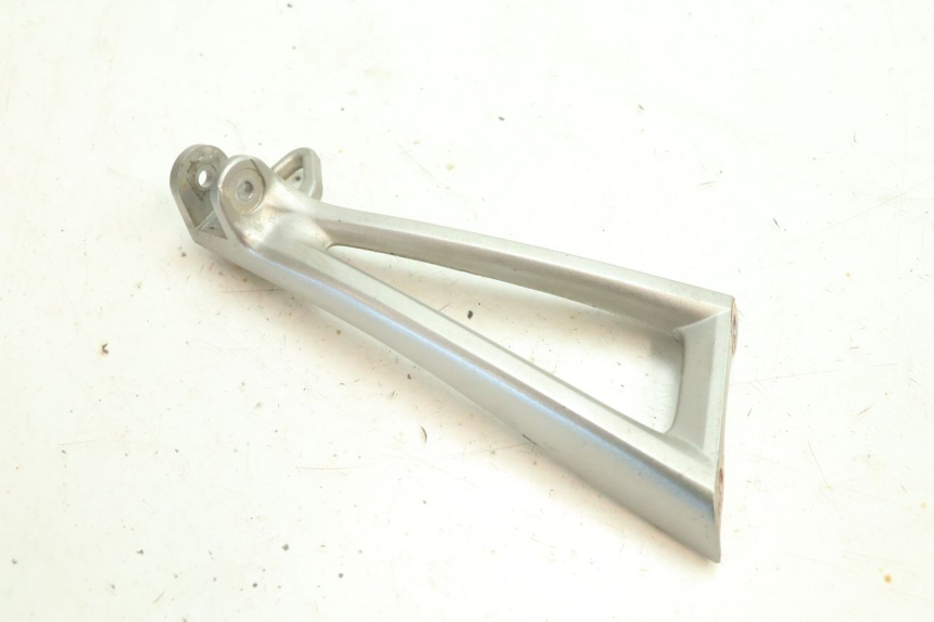 photo de PEDANA POSTERIORE DESTRA SUPPORTO YAMAHA YZF R6 600 (2008 - 2009) - Dettaglio del componente