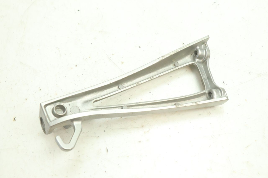 photo de PEDANA POSTERIORE DESTRA SUPPORTO YAMAHA YZF R6 600 (2008 - 2009) - Zoom sullo stato d'uso