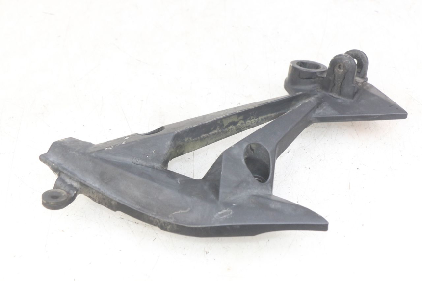 photo de PIASTRA PEDANA POSTERIORE DESTRA KAWASAKI Z 750 (2007 - 2013) - Zoom sullo stato d'uso