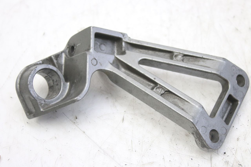 photo de PIASTRA PEDANA POSTERIORE DESTRA KAWASAKI ZX-6R ZX6R 600 (1995 - 1997) - Dettaglio del componente