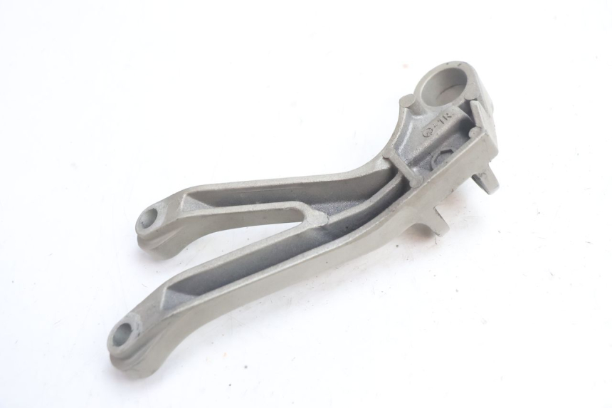 photo de PEDANA POSTERIORE DESTRA SUPPORTO KAWASAKI ZX-6R ZX6R 600 (2000 - 2002) - Dettagli dei punti di fissaggio
