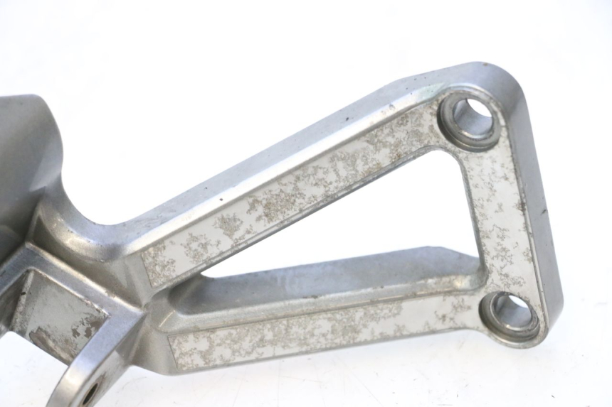 photo de PIASTRA PEDANA POSTERIORE DESTRA KAWASAKI ZX-6R ZX6R 600 (1995 - 1997) - Dettaglio del componente