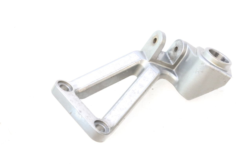 photo de PIASTRA PEDANA POSTERIORE DESTRA KAWASAKI ZX-6R ZX6R 600 (1995 - 1997) - Primo piano tecnico