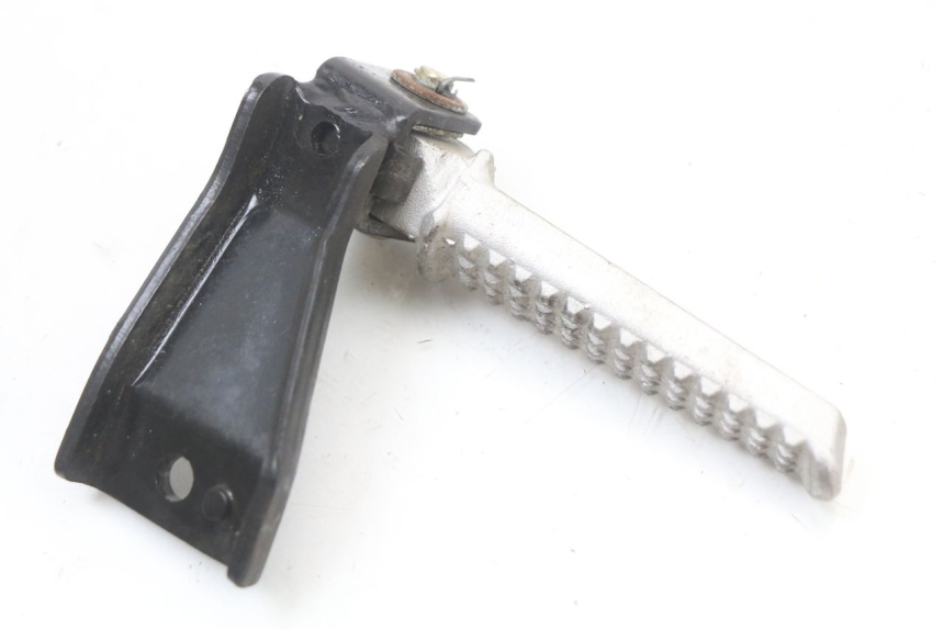 photo de PIASTRA PEDANA POSTERIORE SINISTRA DAELIM A-FOUR 2T 50 (2005 - 2012) - Altra angolazione