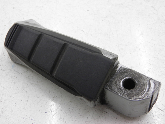 photo de Piastra poggiapiedi posteriore sinistra BMW R RS 1150 (2001 - 2005) - Stato della superficie e materiale