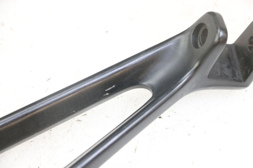 photo de PEDANA POSTERIORE SINISTRA SUPPORTO BMW S RR ABS S1000RR 1000 (2015 - 2018) - Stato della superficie e materiale