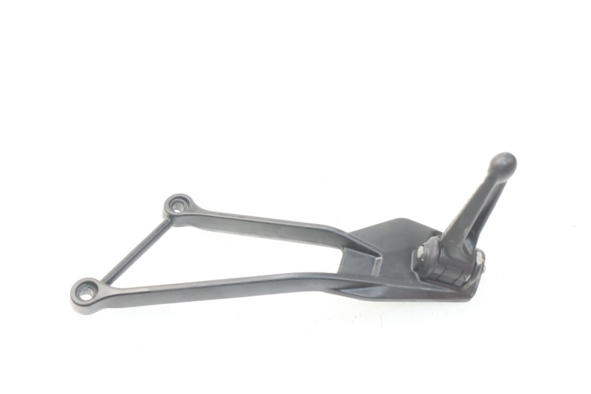 photo de Piastra poggiapiedi posteriore sinistra MV AGUSTA BRUTALE R WALLY 910 (2008 - 2008) - Primo piano tecnico