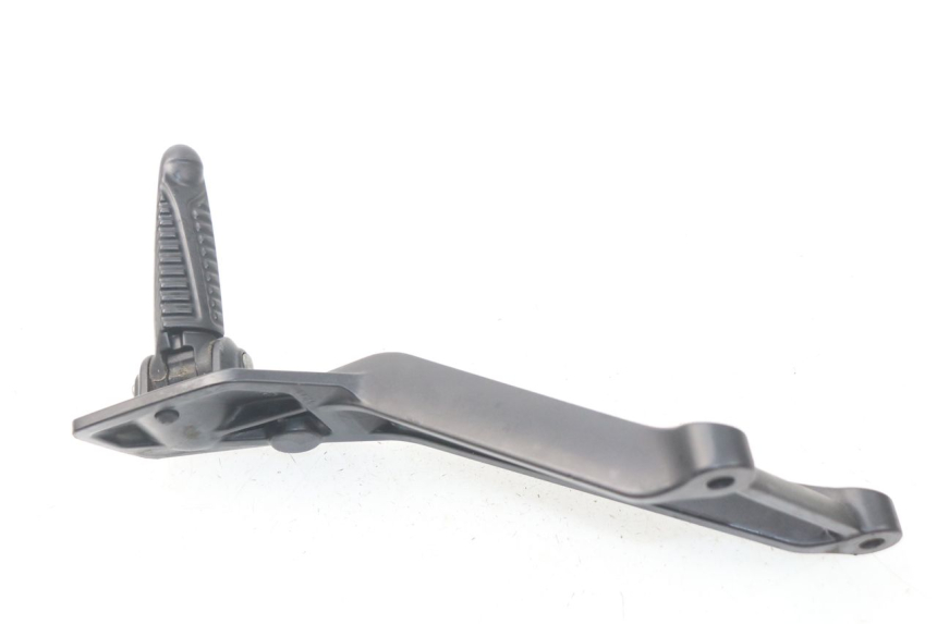 photo de Piastra poggiapiedi posteriore sinistra MV AGUSTA BRUTALE R WALLY 910 (2008 - 2008) - Dettagli dei punti di fissaggio