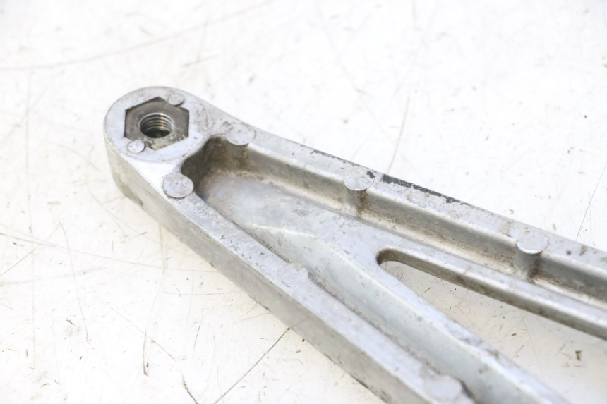 photo de PEDANA POSTERIORE SINISTRA SUPPORTO HONDA CB TWO FIFTY 250 (1991 - 2002) - Vista d'insieme del prodotto