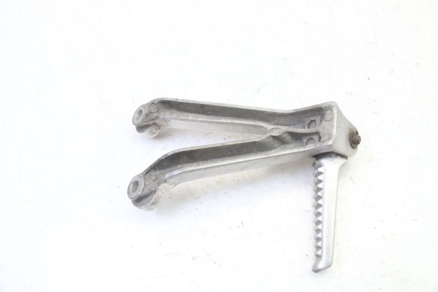 photo de PEDANA POSTERIORE SINISTRA SUPPORTO HONDA CBR RR FIREBLADE 900 (1992 - 1994) - Primo piano tecnico