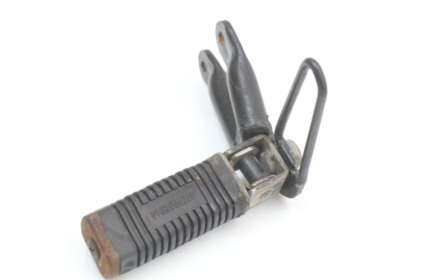 photo de PEDANA POSTERIORE SINISTRA SUPPORTO SHERCO CITY CORP 125 (2003 - 2007) - Primo piano tecnico