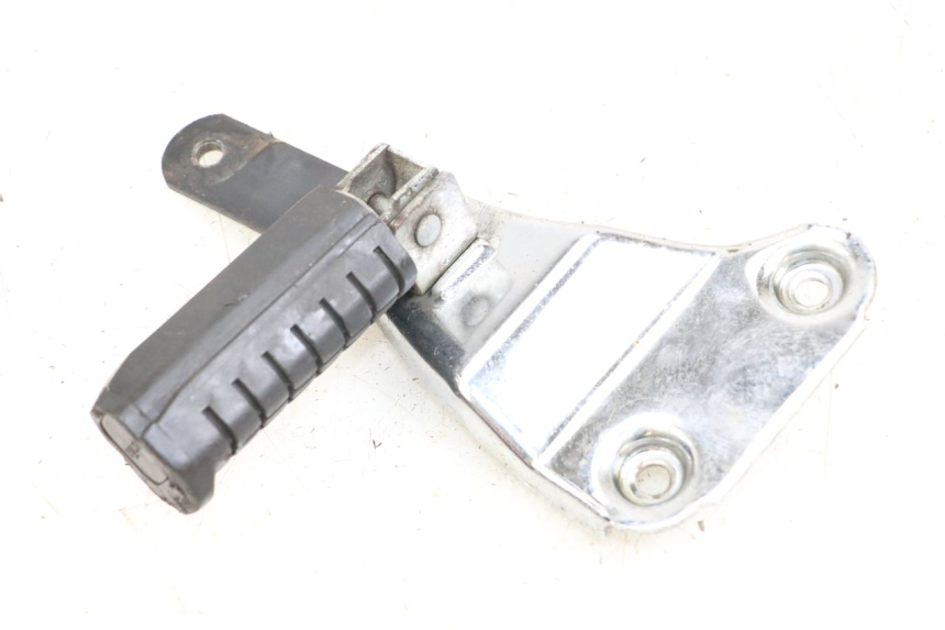 photo de PEDANA POSTERIORE SINISTRA SUPPORTO APRILIA CLASSIC 125 (1995 - 2001) - Primo piano tecnico