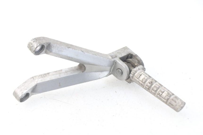 photo de Piastra poggiapiedi posteriore sinistra HYOSUNG COMET GTR 125 (2007 - 2014) - Vista principale