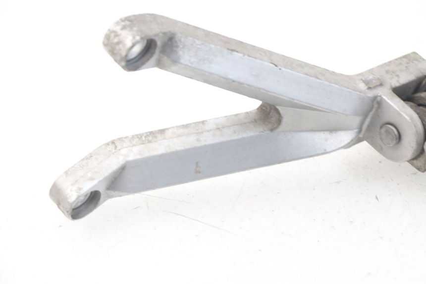 photo de Piastra poggiapiedi posteriore sinistra HYOSUNG COMET GTR 125 (2007 - 2014) - Primo piano tecnico