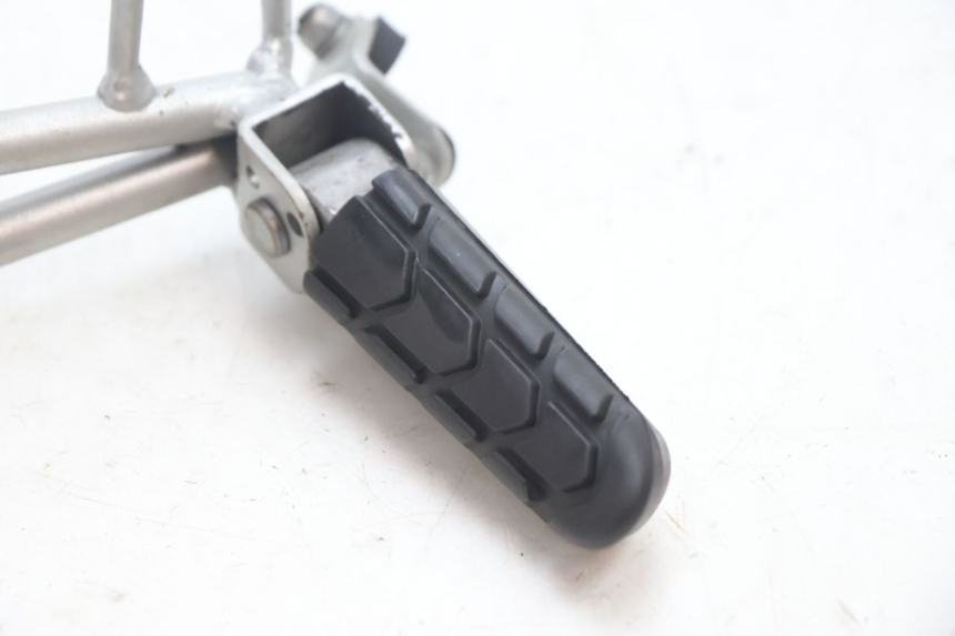 photo de PEDANA POSTERIORE SINISTRA SUPPORTO HM HONDA CRM DERAPAGE RR 50 (2006 - 2017) - Dettaglio del componente