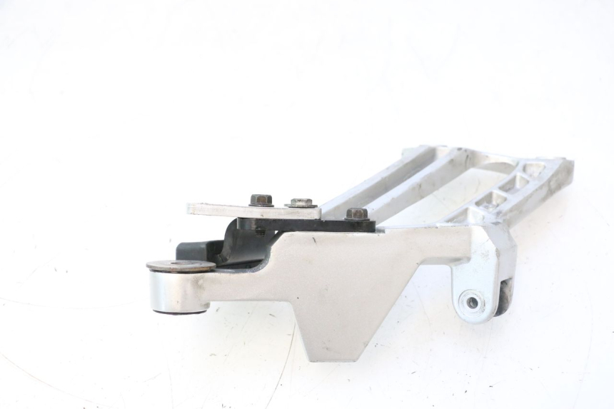 photo de PEDANA POSTERIORE SINISTRA SUPPORTO YAMAHA FJR 1300 (2001 - 2005) - Altra angolazione