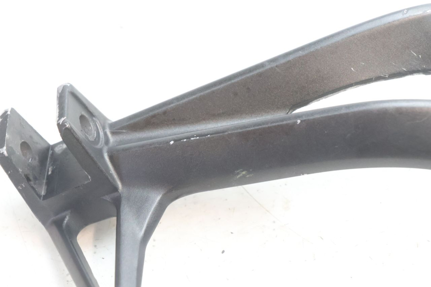 photo de PEDANA POSTERIORE SINISTRA SUPPORTO YAMAHA FZ8 800 (2010 - 2016) - Dettagli dei punti di fissaggio