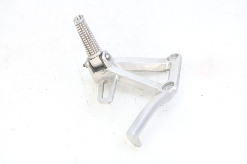 photo de PIASTRA PEDANA POSTERIORE SINISTRA YAMAHA FZS FAZER 600 (1998 - 2001) - Altra angolazione