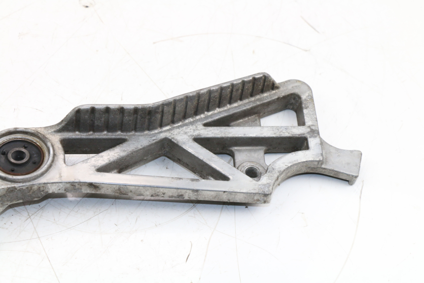 photo de Piastra poggiapiedi posteriore sinistra YAMAHA FZX FAZER 750 (1987 - 1998) - Stato della superficie e materiale