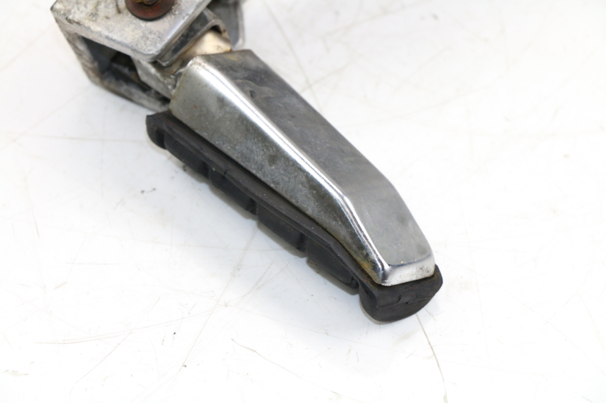 photo de Piastra poggiapiedi posteriore sinistra YAMAHA FZX FAZER 750 (1987 - 1998) - Zoom qualità usato