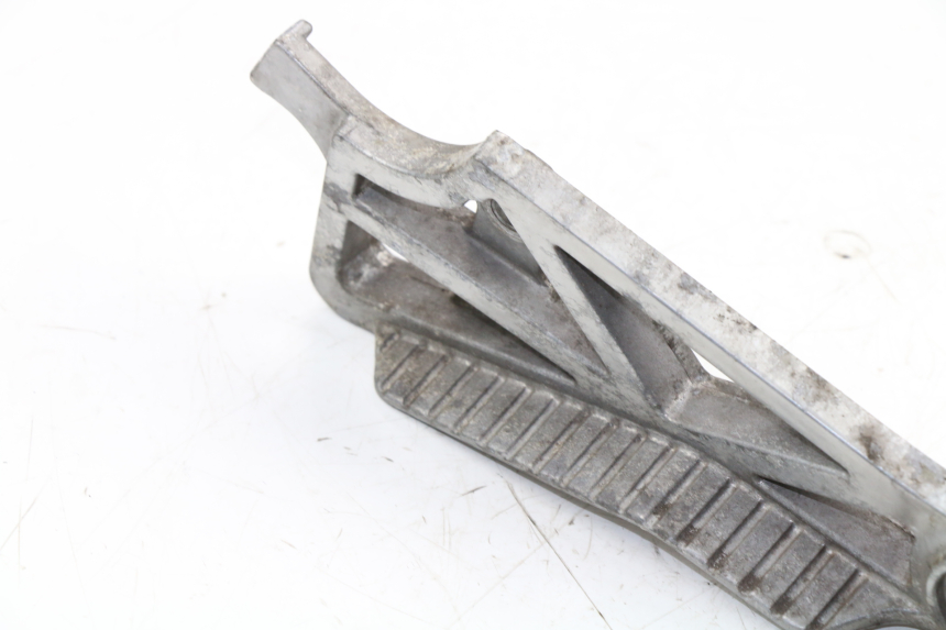 photo de Piastra poggiapiedi posteriore sinistra YAMAHA FZX FAZER 750 (1987 - 1998) - Dettagli dei punti di fissaggio