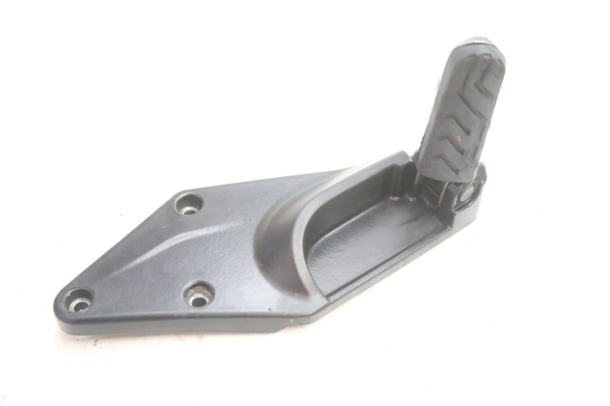 photo de PIASTRA PEDANA POSTERIORE SINISTRA GILERA GP 800 (2007 - 2013) - Altra angolazione