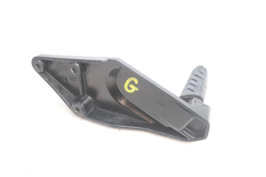photo de PIASTRA PEDANA POSTERIORE SINISTRA GILERA GP 800 (2007 - 2013) - Stato della superficie e materiale