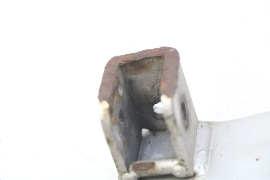 photo de PIASTRA PEDANA POSTERIORE SINISTRA SUZUKI GSF S BANDIT 600 (2000 - 2004) - Dettaglio del componente