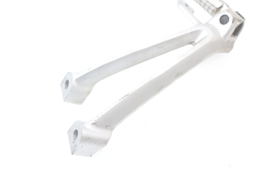 photo de Piastra pedana posteriore sinistra SUZUKI GSX-R GSXR 600 (2008 - 2010) - Zoom sullo stato d'uso