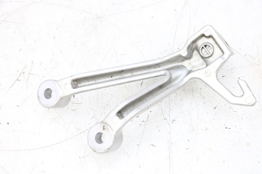 photo de PEDANA POSTERIORE SINISTRA SUPPORTO SUZUKI GSXR GSX-R 1000 (2003 - 2004) - Zoom sullo stato d'uso