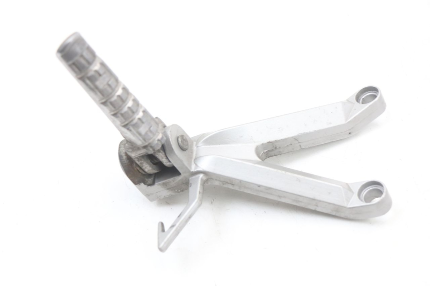 photo de PEDANA POSTERIORE SINISTRA SUPPORTO HYOSUNG GTR 125 (2006 - 2008) - Zoom sullo stato d'uso