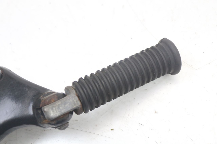 photo de PEDANA POSTERIORE SINISTRA SUPPORTO HARLEY DAVIDSON SPORTSTER XL CUSTOM 883 (1999 - 2006) - Zoom sullo stato d'uso