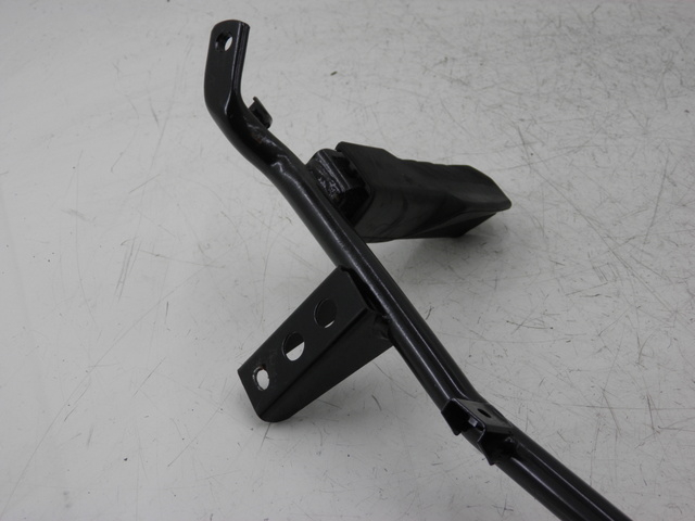 photo de Piastra poggiapiedi posteriore sinistra HONDA FES S-WING SWING ABS 125 (2007 - 2015) - Altra angolazione