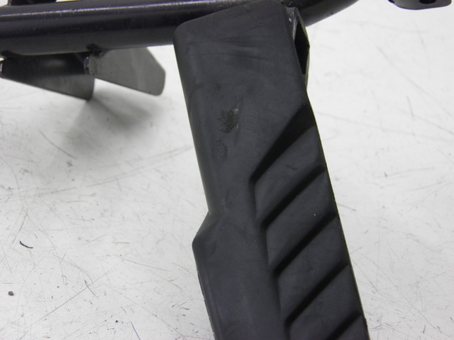 photo de Piastra poggiapiedi posteriore sinistra HONDA FES S-WING SWING ABS 125 (2007 - 2015) - Vista d'insieme del prodotto